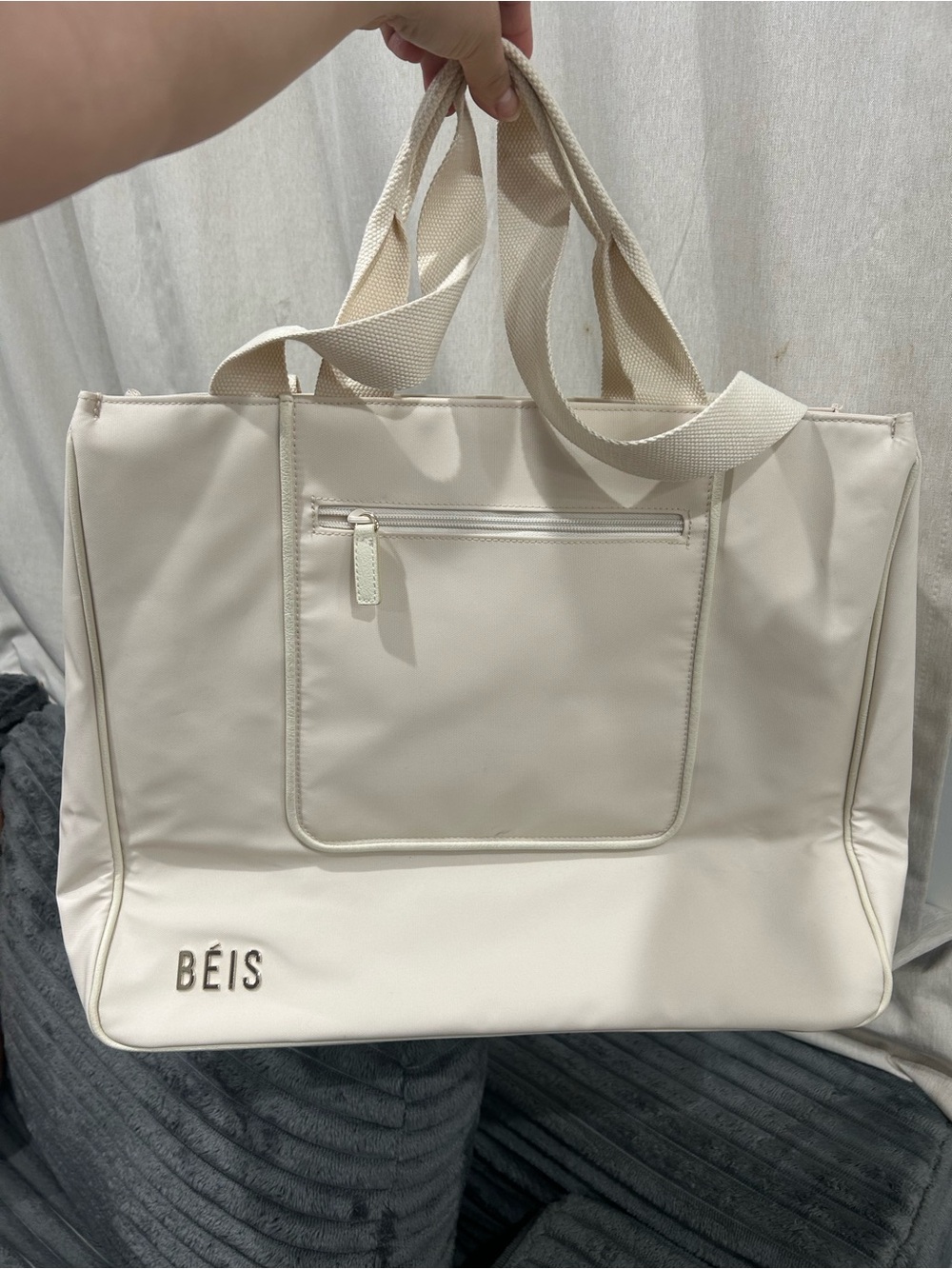The East To West Tote
in Beige Beis